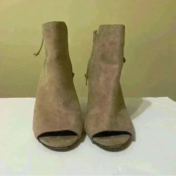 Women's SO Beige Suede Embroidered Open Toe Booties Size 9.5 Boho Floral outdoor - Picture 6 of 13